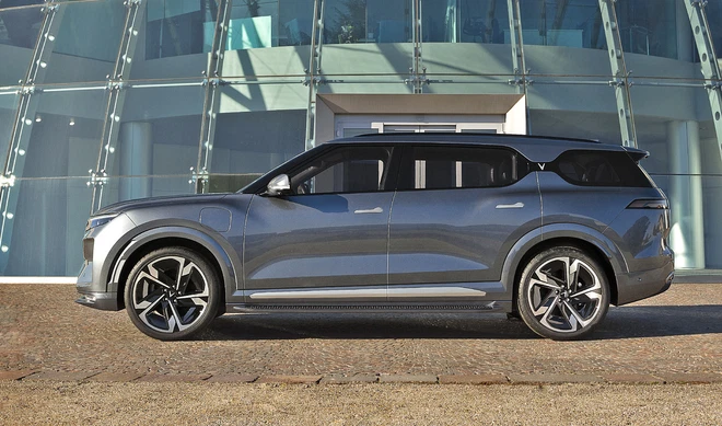 VinFast VF9 mở bán với giá từ 1,443 tỷ đồng VinFast VF9 mở bán với giá từ 1,443 tỷ đồng