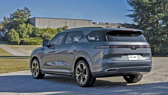 VinFast VF9 mở bán với giá từ 1,443 tỷ đồng VinFast VF9 mở bán với giá từ 1,443 tỷ đồng