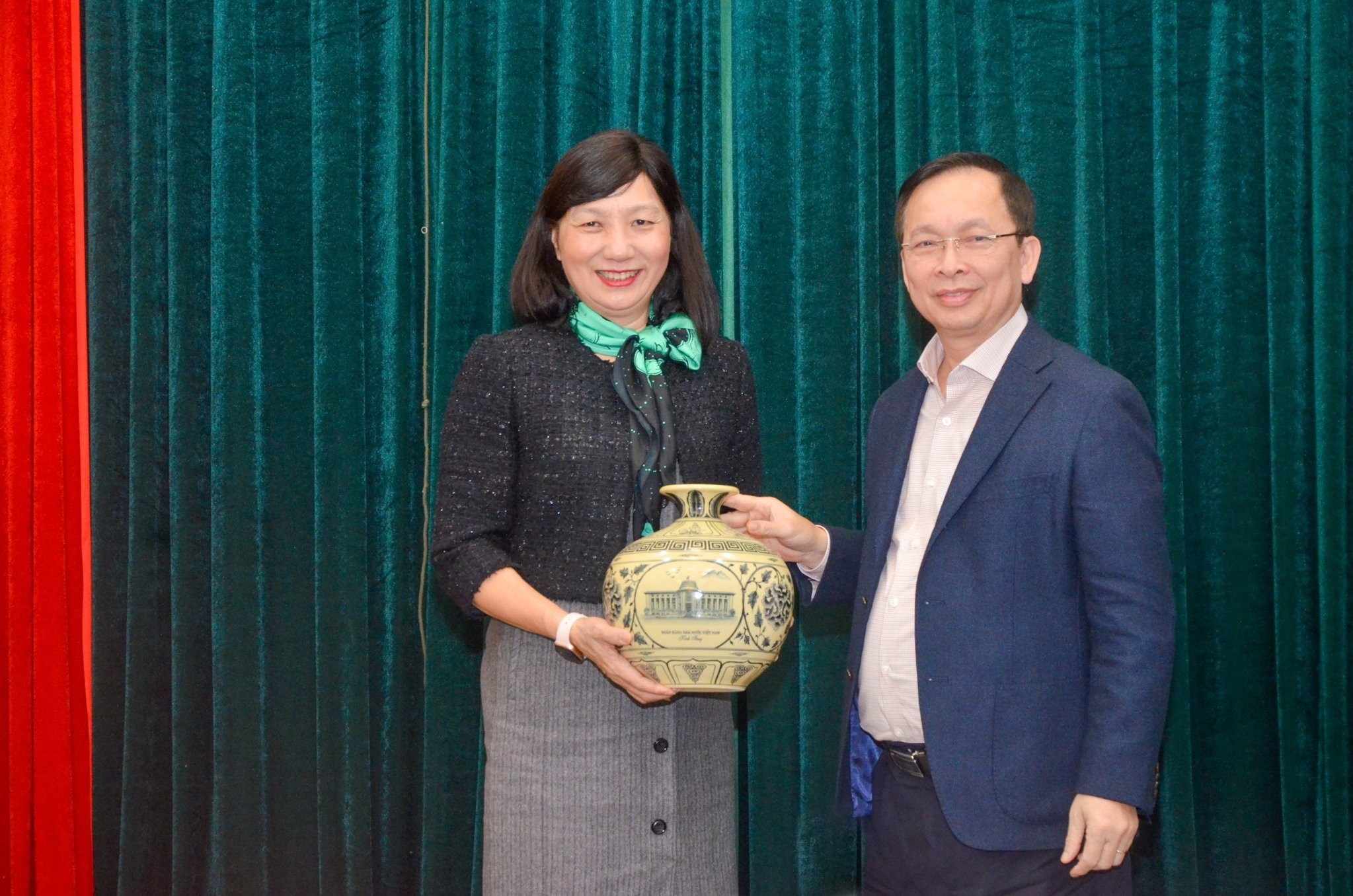 cong bo quyet dinh giao phu trach thoi bao ngan hang