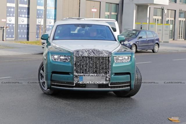 Rolls-Royce Phantom 2023 lần đầu lộ diện Rolls-Royce Phantom 2023 lần đầu lộ diện