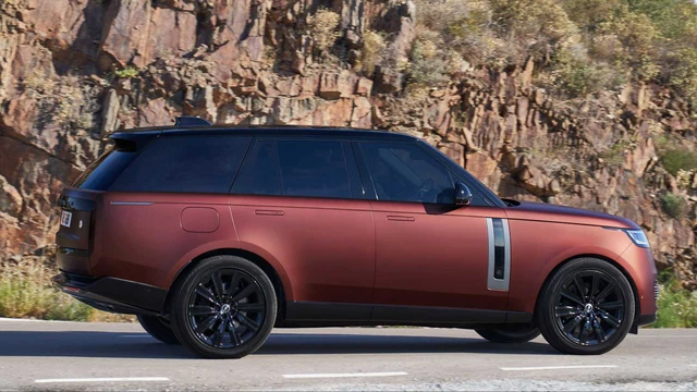 Range Rover SV 2023 có giá gần 24 tỷ đồng Range Rover SV 2023 có giá gần 24 tỷ đồng