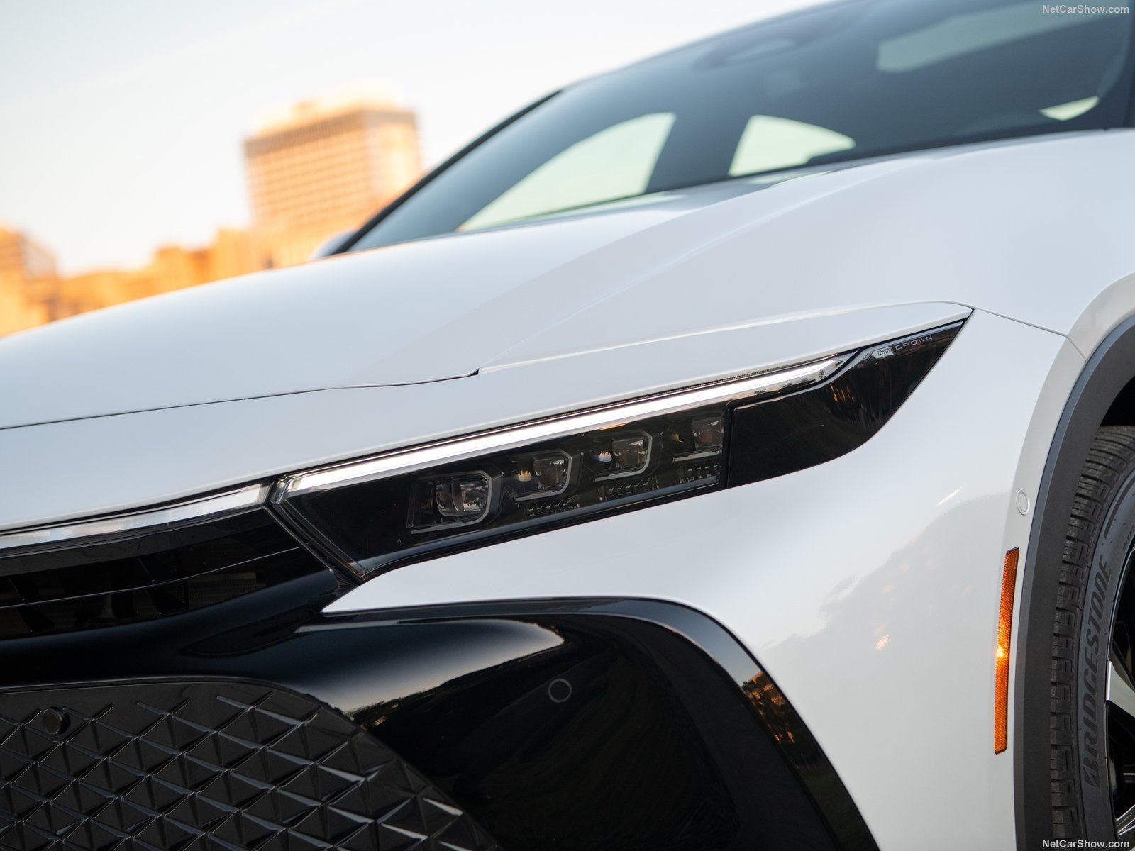 Toyota Crown 2023 có giá từ khoảng 940 triệu đồng Toyota Crown 2023 có giá từ khoảng 940 triệu đồng