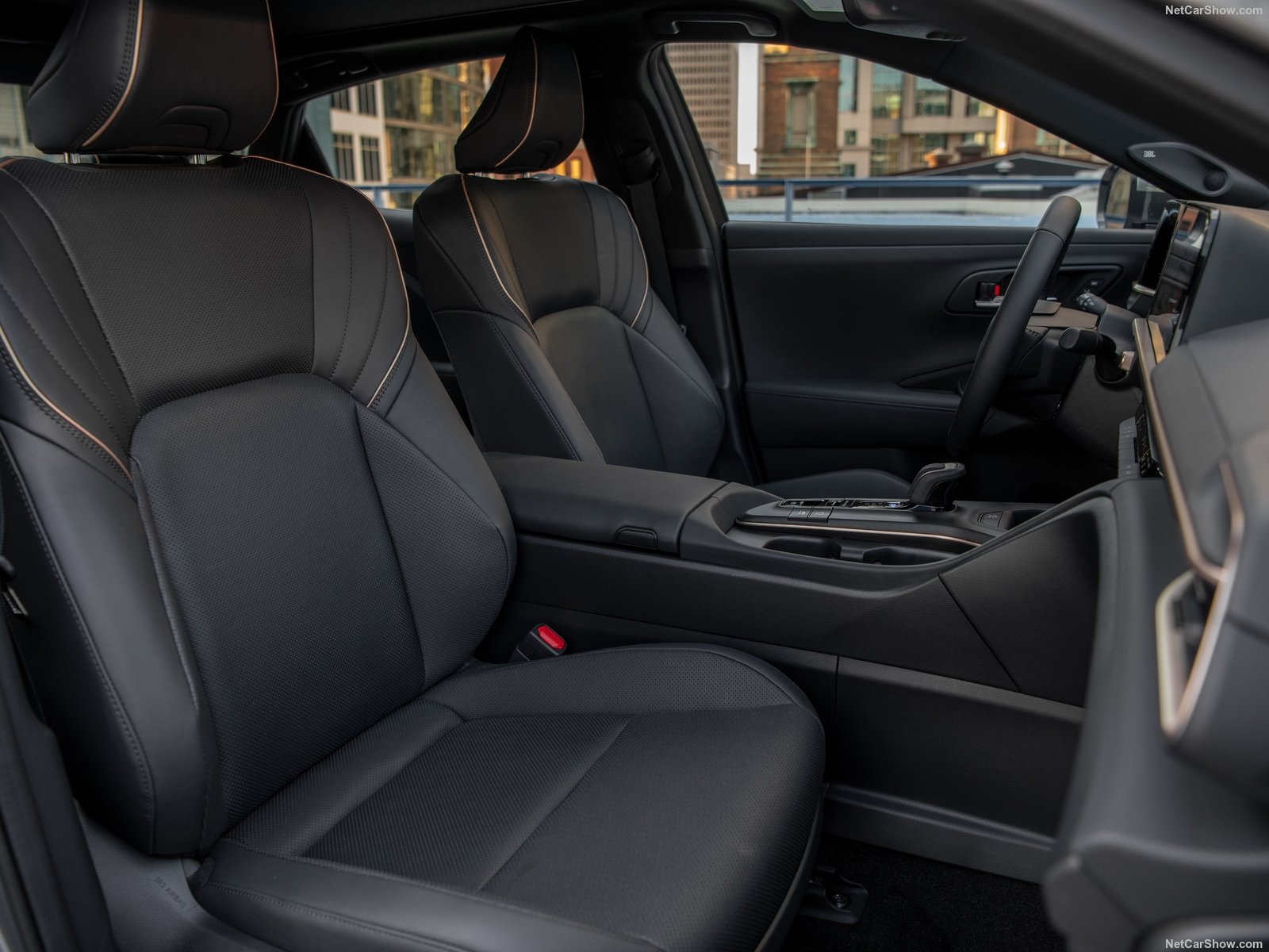 Toyota Crown 2023 có giá từ khoảng 940 triệu đồng Toyota Crown 2023 có giá từ khoảng 940 triệu đồng