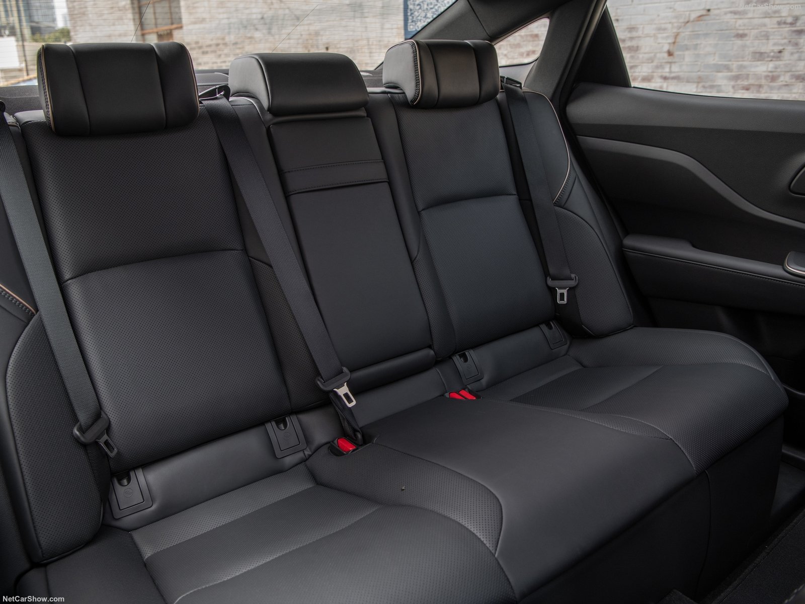 Toyota Crown 2023 có giá từ khoảng 940 triệu đồng Toyota Crown 2023 có giá từ khoảng 940 triệu đồng