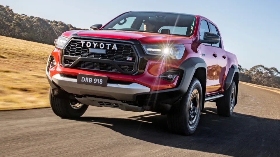 Ra mắt Toyota Hilux GR Sport 2023 Ra mắt Toyota Hilux GR Sport 2023