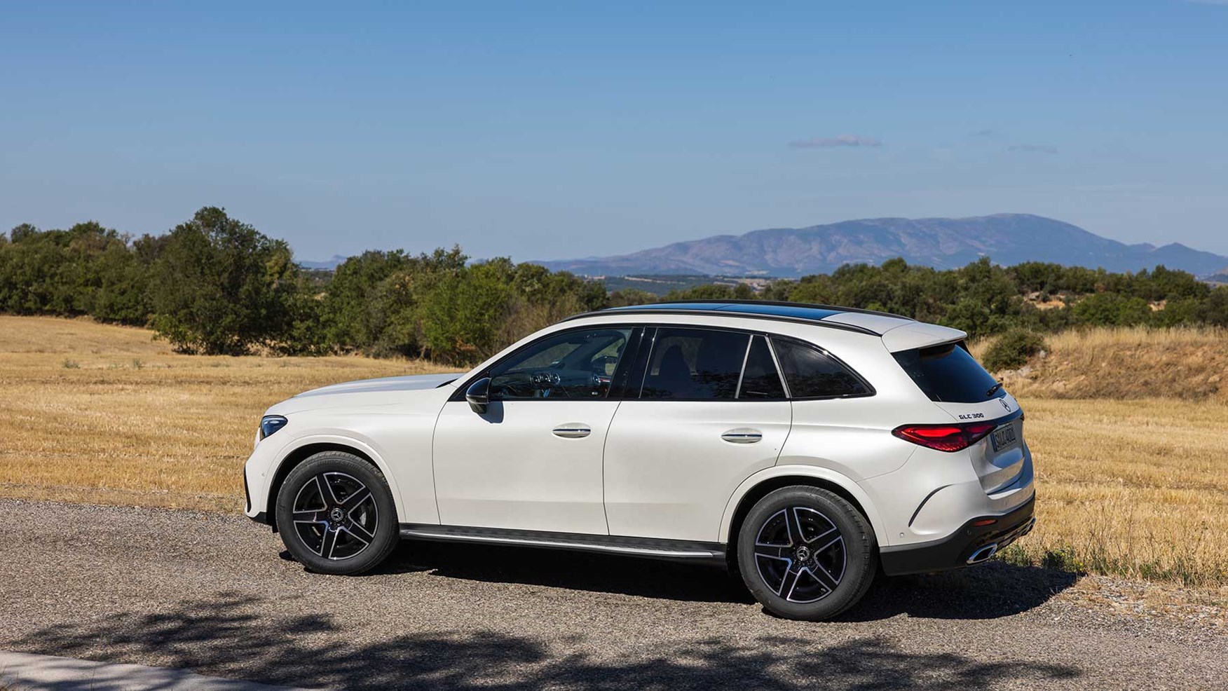 Mercedes-Benz GLC 2023 có giá dự kiến khoảng 2,9 tỷ đồng