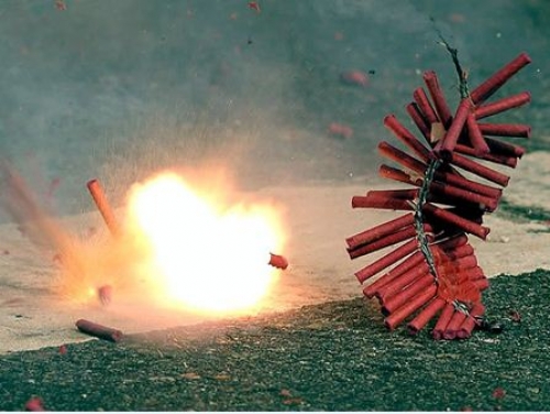 Tiếng pháo buồn ngày Tết