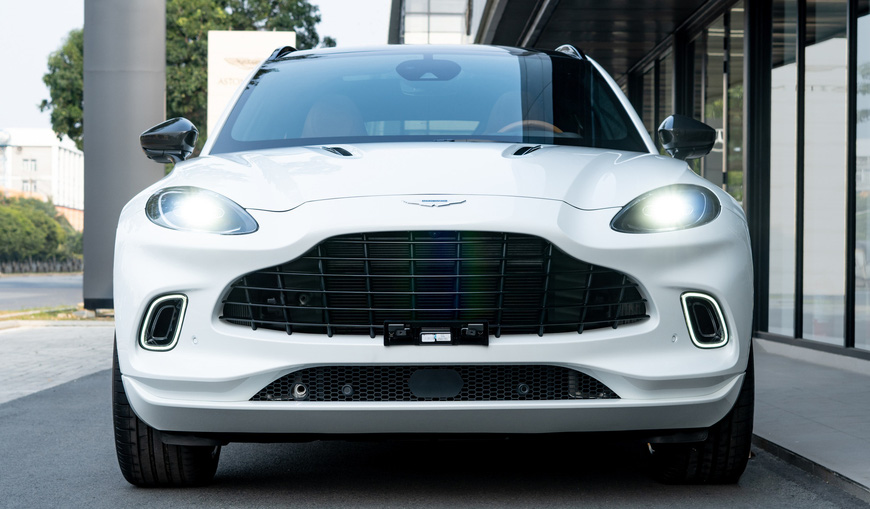 aston martin dbx lan dau lo dien full anh tai viet nam