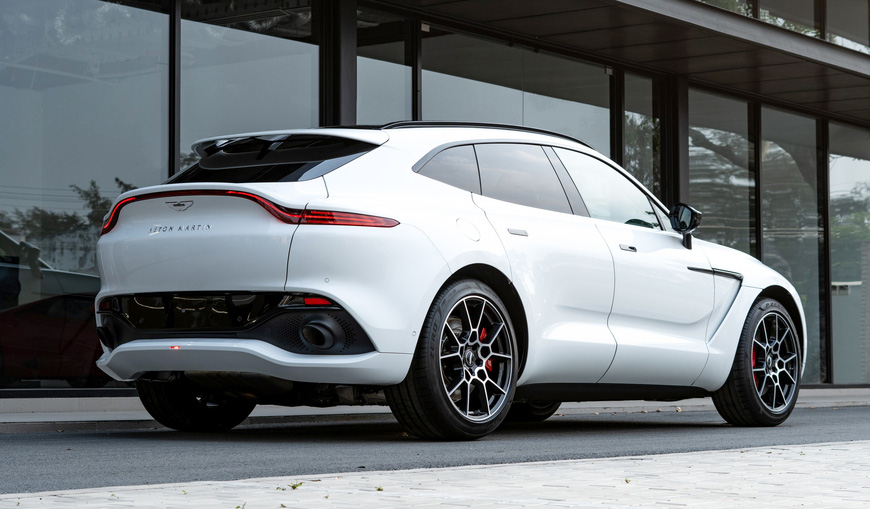 aston martin dbx lan dau lo dien full anh tai viet nam