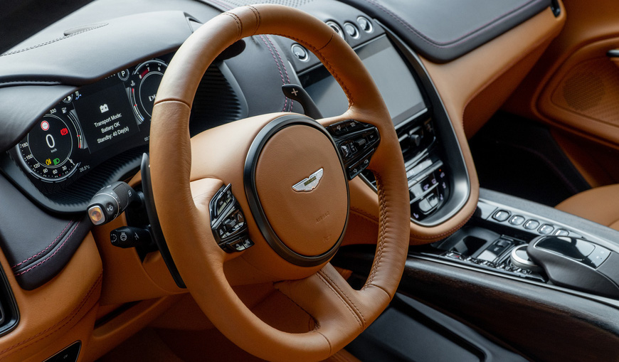 aston martin dbx lan dau lo dien full anh tai viet nam