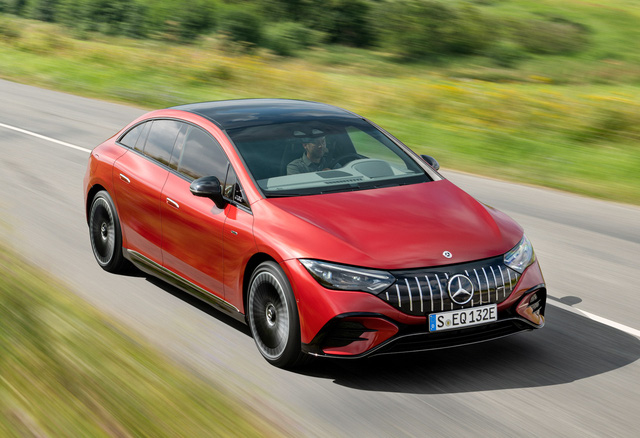 Ra mắt Mercedes-AMG EQE