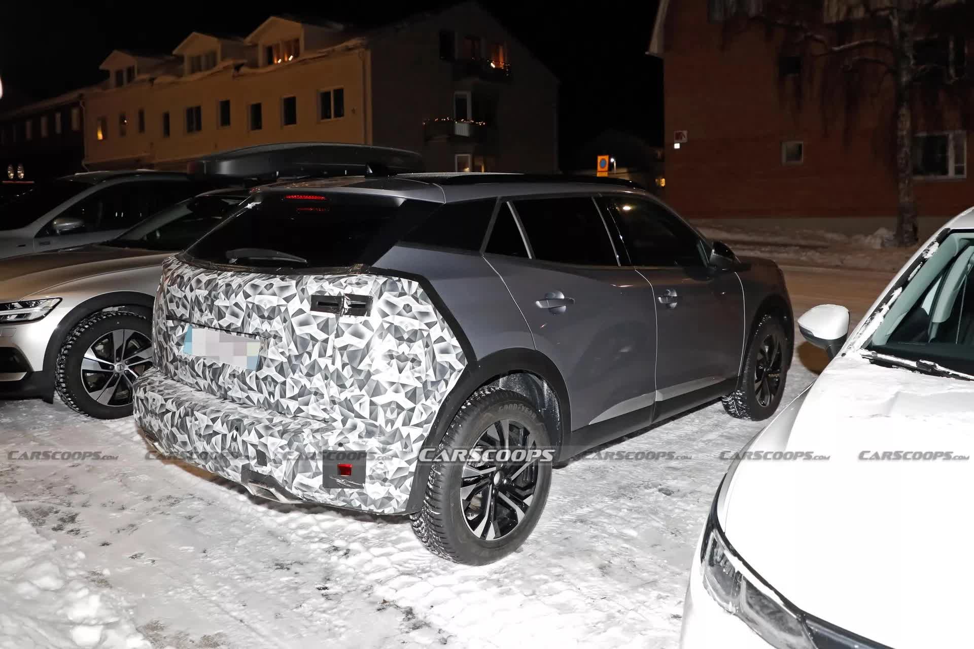 Peugeot 2008 mới lộ diện