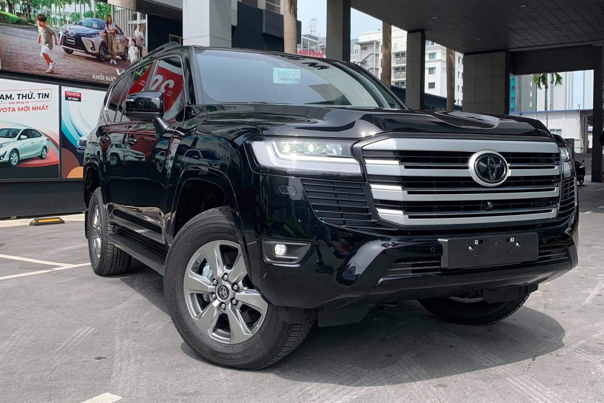 Mercedes-Benz GLS 2023 lộ thiết kế