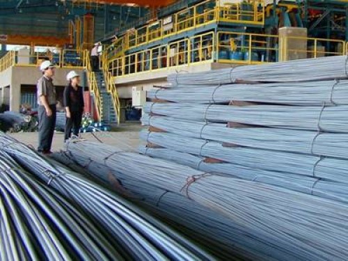 Giá thép tăng người tiêu dùng méo mặt