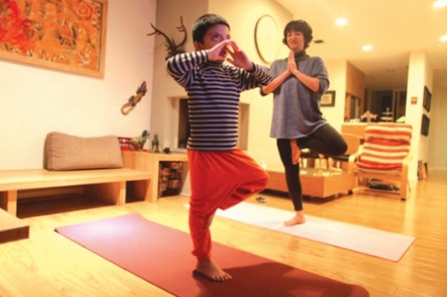 Ngày Thế giới nhận biết về chứng tự kỷ: Tình yêu thương sẽ cho con tất cả