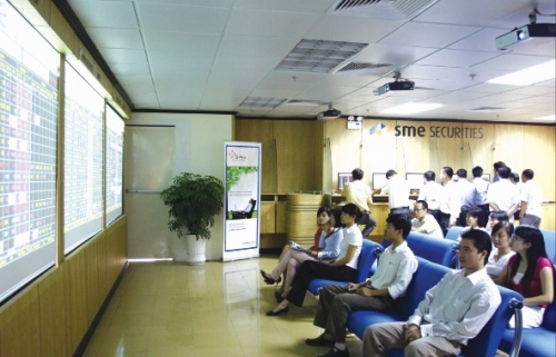 Bệ đỡ cho thị trường chứng khoán