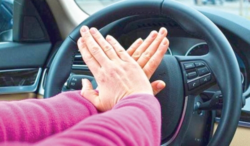 Bấm còi xe - “đặc sản” của người Việt