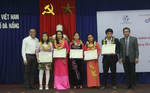 Tọa đàm tài chính vi mô, tài chính toàn diện