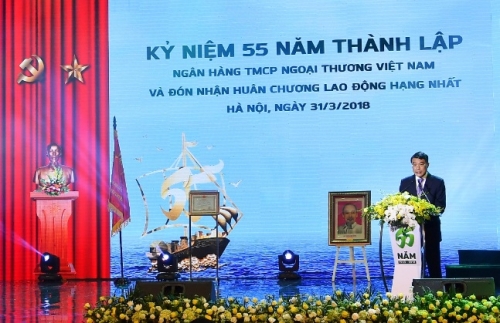 Vietcombank đón nhận Huân chương Lao động hạng Nhất