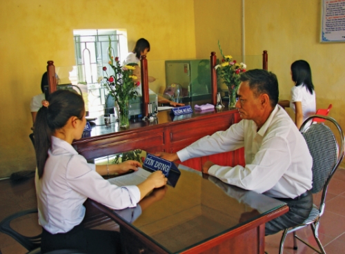 Bảo hiểm tiền gửi tái cơ cấu tài chính vi mô