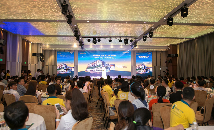 megacity kon tum chinh phuc khach hang bang gia tri ben vung