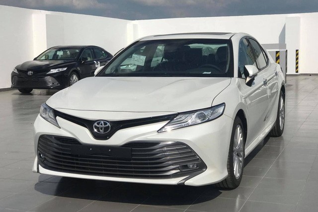 Toyota Camry giảm giá hàng chục triệu đồng Toyota Camry giảm giá hàng chục triệu đồng