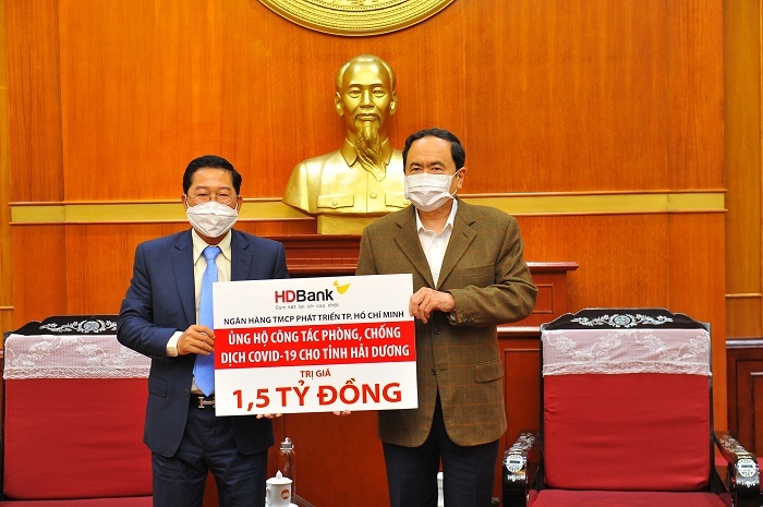 hdbank trao 15 ty dong ho tro tinh hai duong phong chong dich covid 19