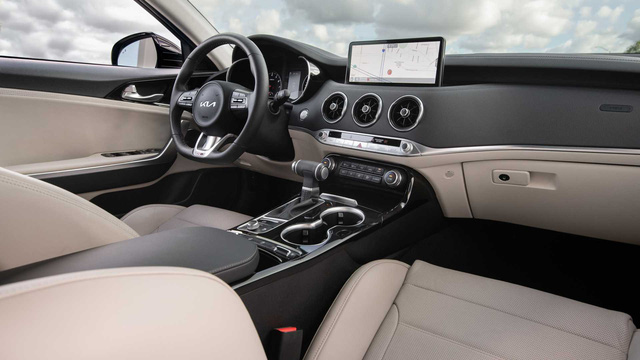 Kia ra mắt Stinger 2021