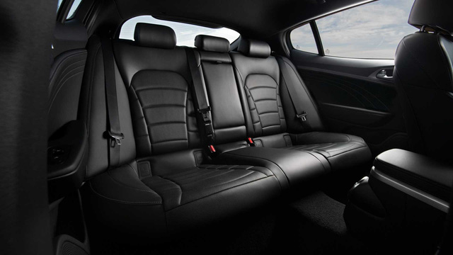 Kia ra mắt Stinger 2021