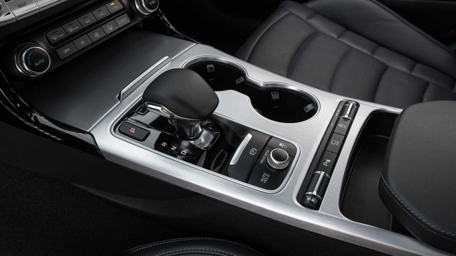 Kia ra mắt Stinger 2021