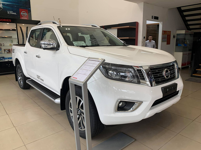 Nissan Navara giảm giá bán đến 50 triệu đồng Nissan Navara giảm giá bán đến 50 triệu đồng