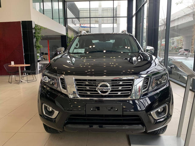 Nissan Navara giảm giá bán đến 50 triệu đồng Nissan Navara giảm giá bán đến 50 triệu đồng