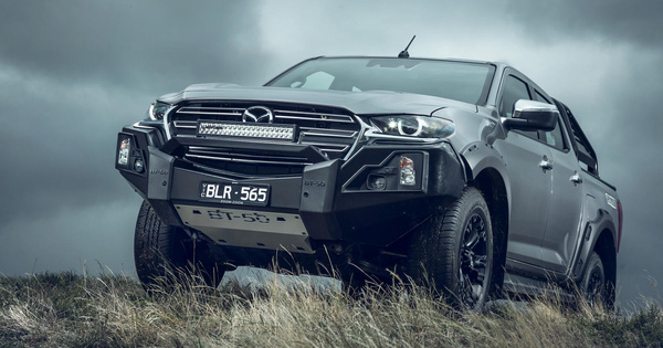 mazda ra mat mau xe ban tai bt 50 thunder moi