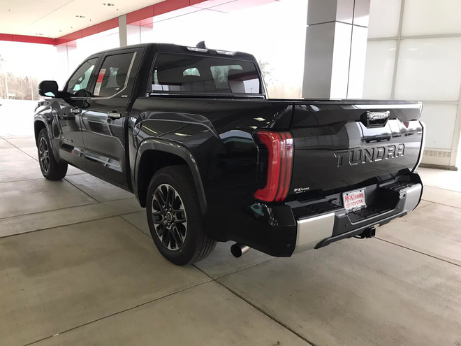 Toyota Tundra 2022 được chào bán với giá hơn 4 tỷ đồng