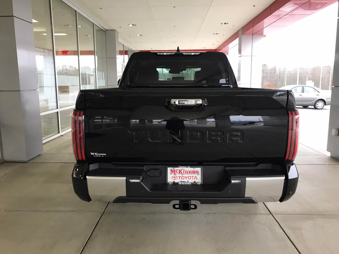 Toyota Tundra 2022 được chào bán với giá hơn 4 tỷ đồng