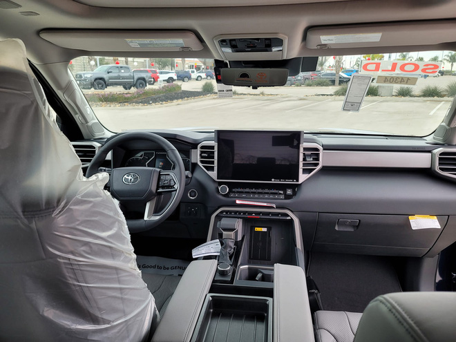 Toyota Tundra 2022 được chào bán với giá hơn 4 tỷ đồng