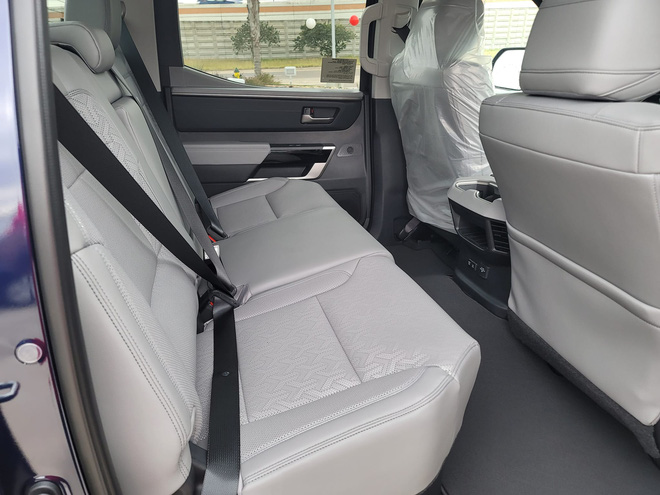 Toyota Tundra 2022 được chào bán với giá hơn 4 tỷ đồng