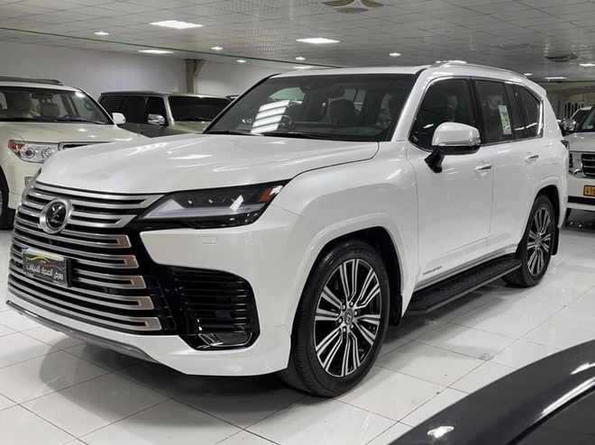 Lexus LX 600 Luxury được chào bán với giá 10,5 tỷ đồng Lexus LX 600 Luxury được chào bán với giá 10,5 tỷ đồng