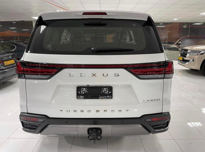 Lexus LX 600 Luxury được chào bán với giá 10,5 tỷ đồng Lexus LX 600 Luxury được chào bán với giá 10,5 tỷ đồng