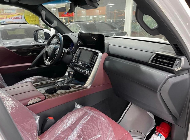 Lexus LX 600 Luxury được chào bán với giá 10,5 tỷ đồng Lexus LX 600 Luxury được chào bán với giá 10,5 tỷ đồng