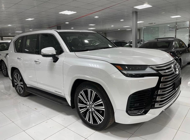 Lexus LX 600 Luxury được chào bán với giá 10,5 tỷ đồng Lexus LX 600 Luxury được chào bán với giá 10,5 tỷ đồng