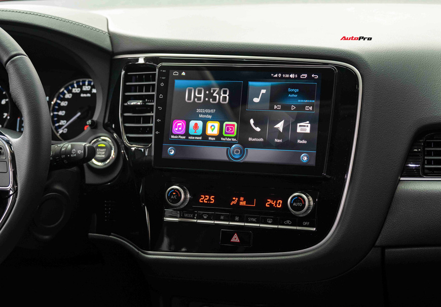 Mitsubishi Outlander 2022 giá gần 1 tỷ đồng có gì?