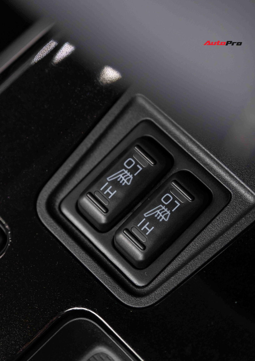 Mitsubishi Outlander 2022 giá gần 1 tỷ đồng có gì?