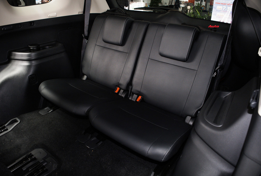 Mitsubishi Outlander 2022 giá gần 1 tỷ đồng có gì?