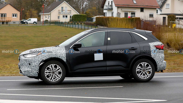 Ford Escape 2023 lộ diện