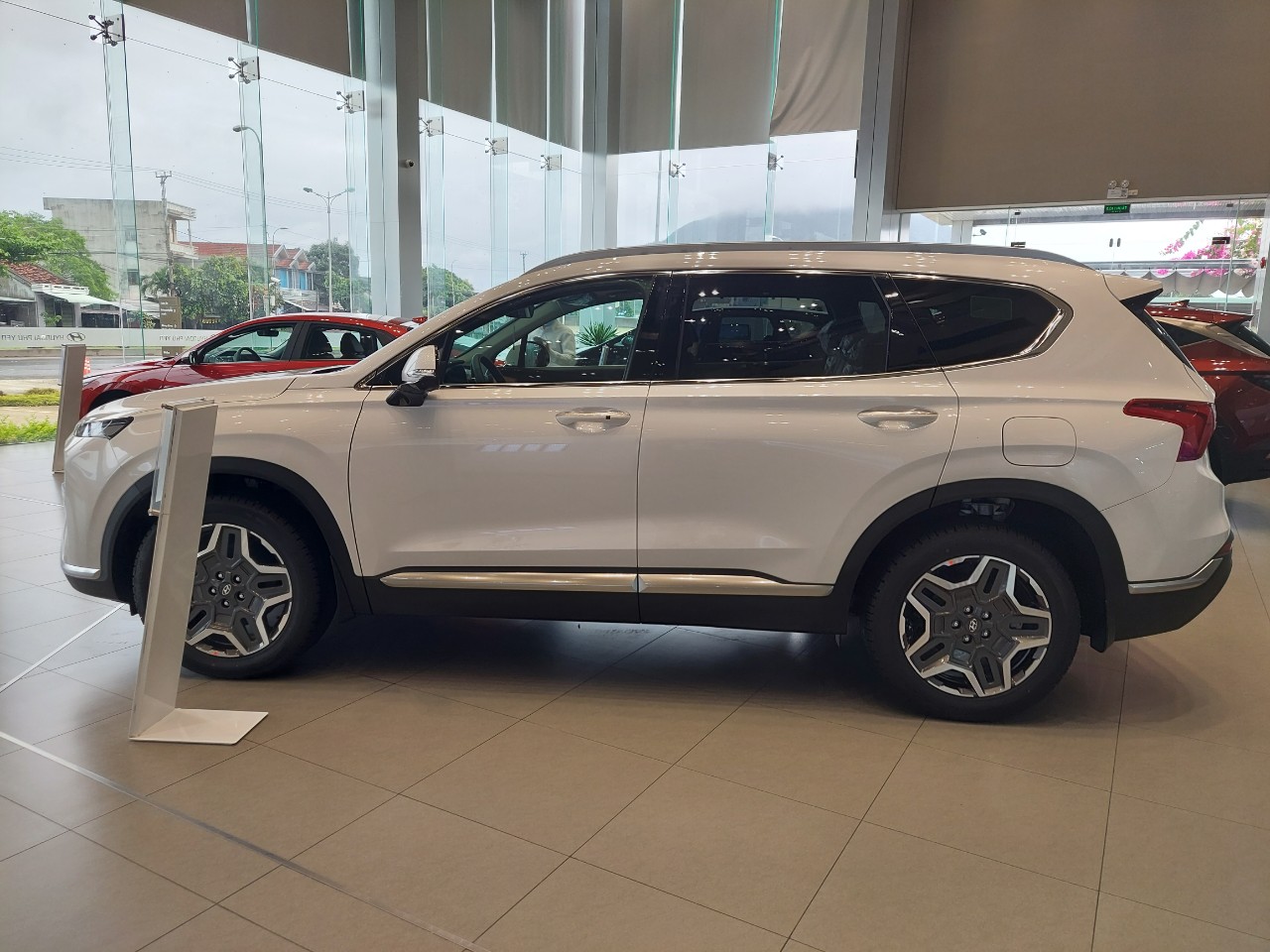 Giá Hyundai Santa Fe tiếp tục giảm sâu, cao nhất lên tới 160 triệu đồng Giá Hyundai Santa Fe tiếp tục giảm sâu, cao nhất lên tới 160 triệu đồng