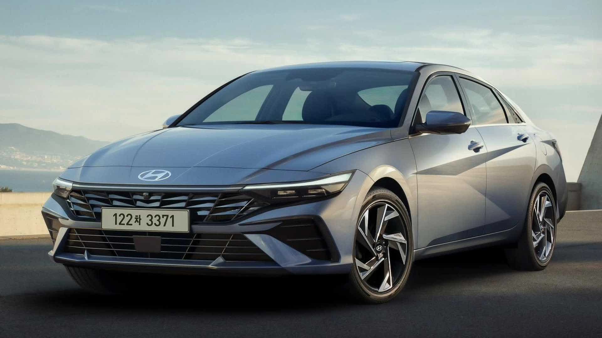 Hyundai Elantra 2024 giá khoảng 360 triệu đồng