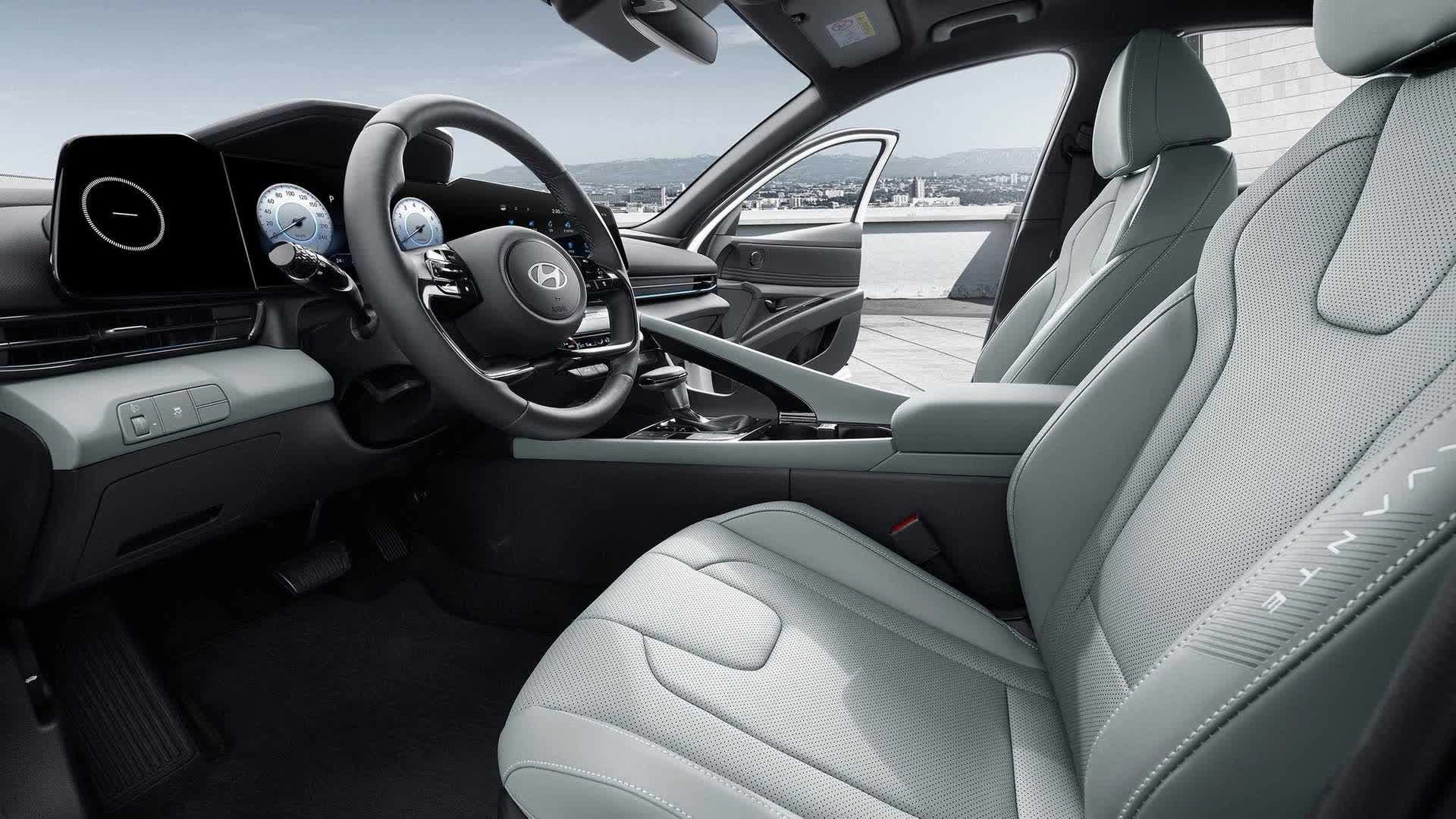 Hyundai Elantra 2024 giá khoảng 360 triệu đồng