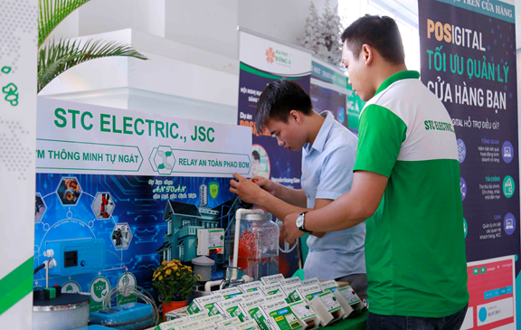 da nang doanh nghiep van dau dau voi bai toan nhan luc