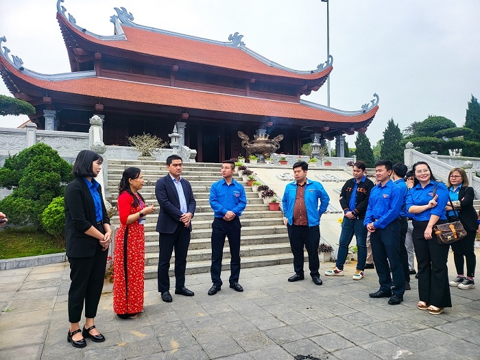 hanh trinh ve nguon cua tuoi tre nha may in tien quoc gia
